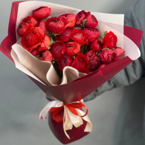 Букет из 21 красного ранункулюса в Одинцово