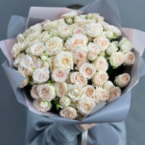 Букет "Кремовый микс" из 25 кустовых роз (50 см) в Одинцово