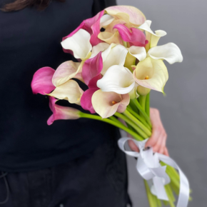 Букет из 21 каллы микс в Одинцово