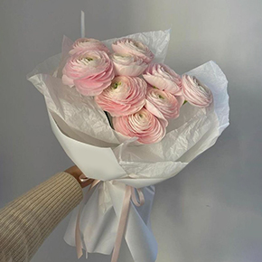 Букет из 9 розовых ранункулюсов в Одинцово