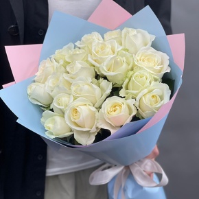 Букет 19 белых роз Аваланж (50 см) в Одинцово