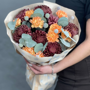 Букет "Персиковый раф" из хризантем Бигоуди, краспедии и диантусов в Одинцово