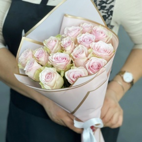 Букет из 15 пудровых роз Кения (40 см) в Одинцово