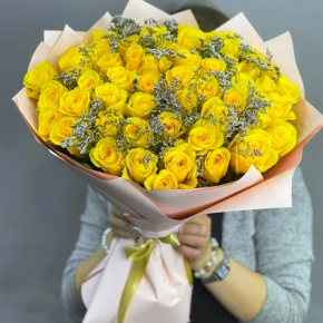 Букет из 51 лимонной розы с лимониумом в Одинцово