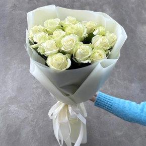 Букет "Умка" из 15 белых роз (50 см) в Одинцово