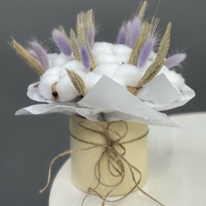 Композиция в шляпной коробке из хлопка, лагуруса и пшеницы (Сухоцвет) в Одинцово