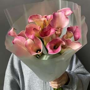 Букет из 13 нежных калл в Одинцово