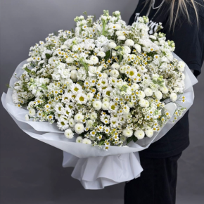 Букет "Эдем" из хризантем, маттиол и ромашек в Одинцово