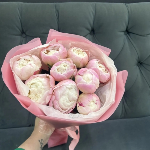 Букет из 9 нежных пионов Гардения в Одинцово
