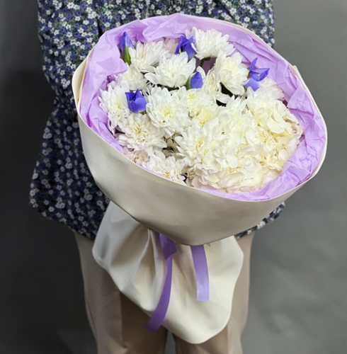 Букет "Грация" из ирисов, гортензии и кустовых хризантем в Одинцово
