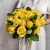 Букет из 25 лимонных роз с рускусом (40 см) в Одинцово Букет из 25 лимонных роз с рускусом (40 см) в Одинцово