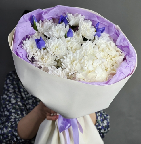 Букет "Грация" из ирисов, гортензии и кустовых хризантем в Одинцово
